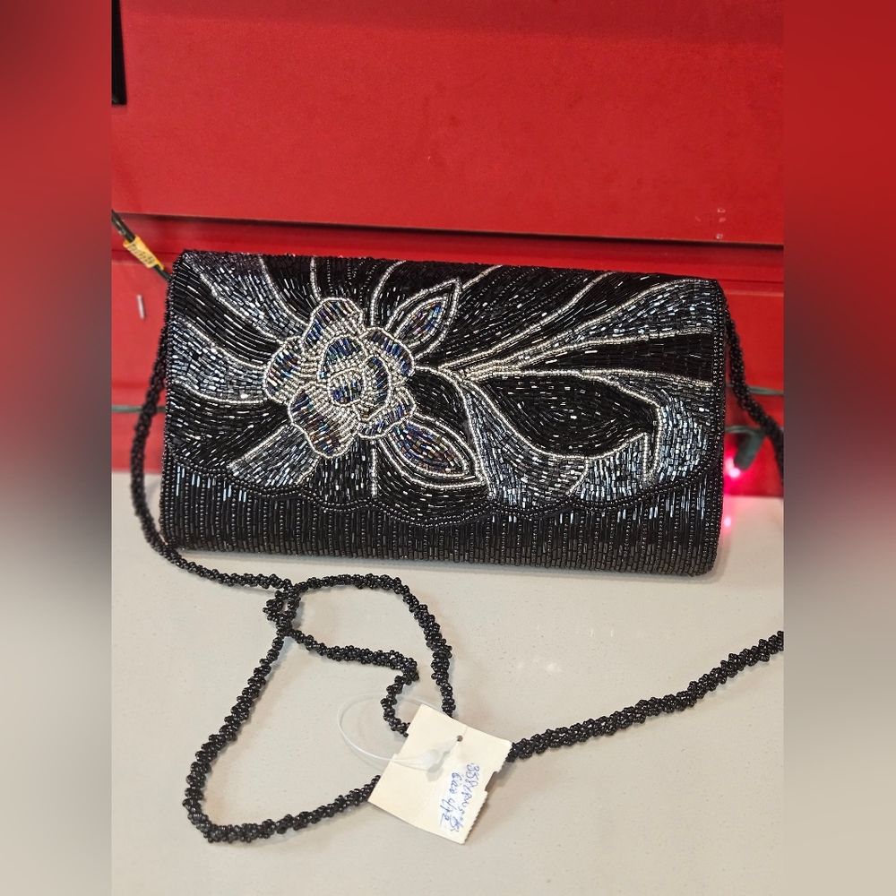 NWT vintage la regale beaded evening clutch